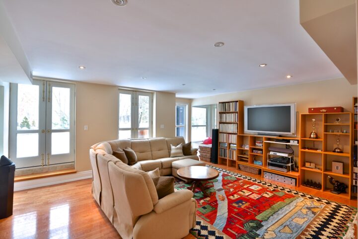 91 Crescent Road - Family Room