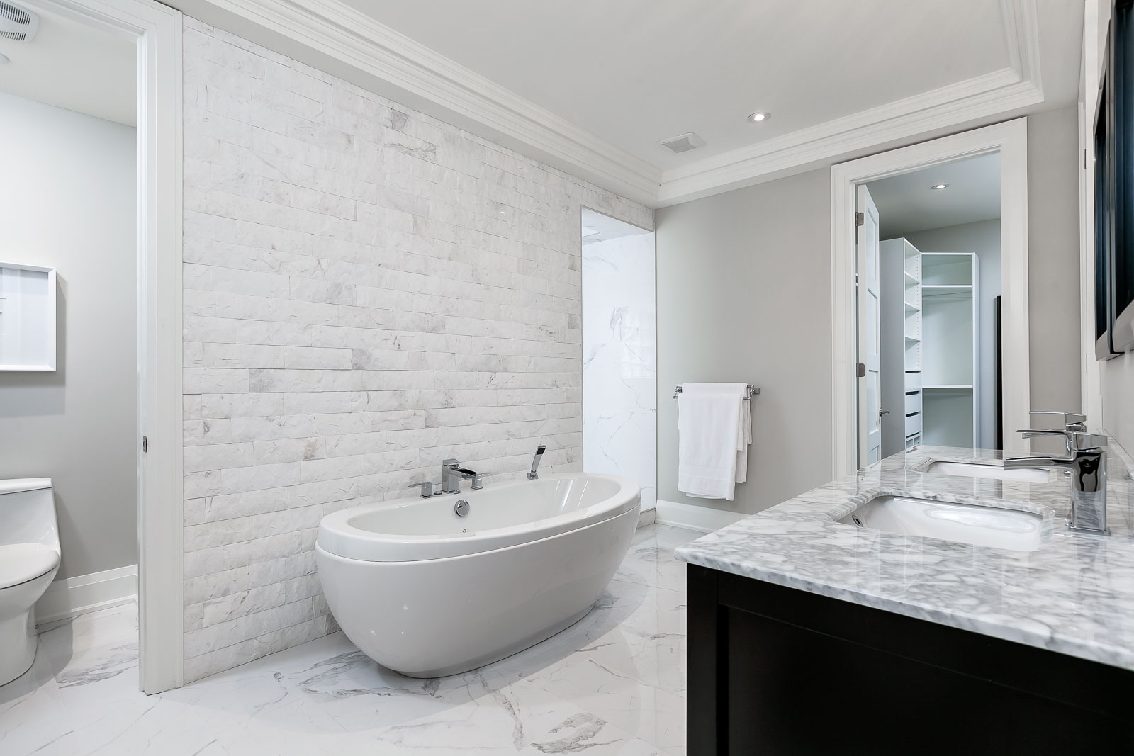 Modern Islington Home Asks $2M, 53 Burnhamthorpe Cres ...