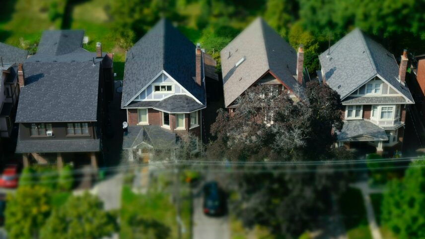 Toronto Detached Real Estate Buyers Have Lost Over $114K Since Last Year