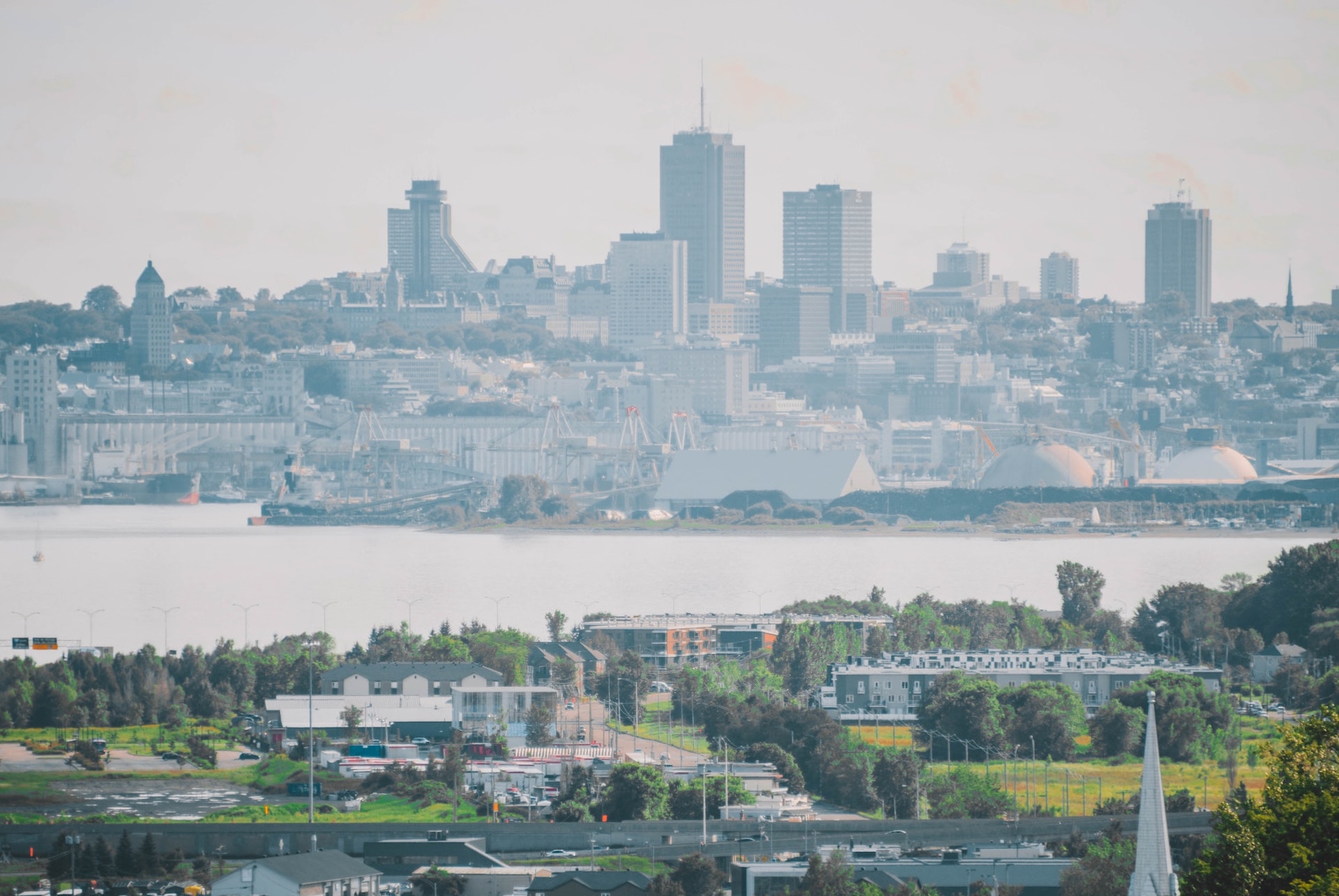 Canadian Real Estate Prices Move Lower After Five Months of Growth