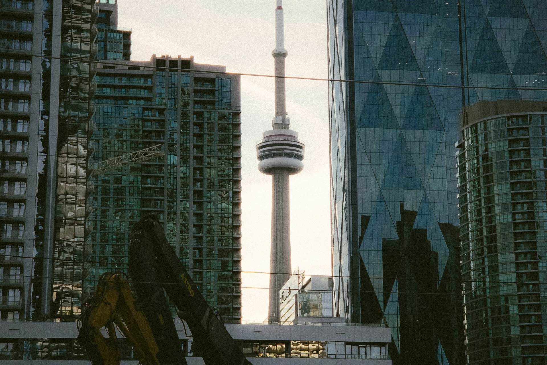 Toronto Real Estate Spirals As Inventory Surges, Demand Hits Historic Low – Better Dwelling