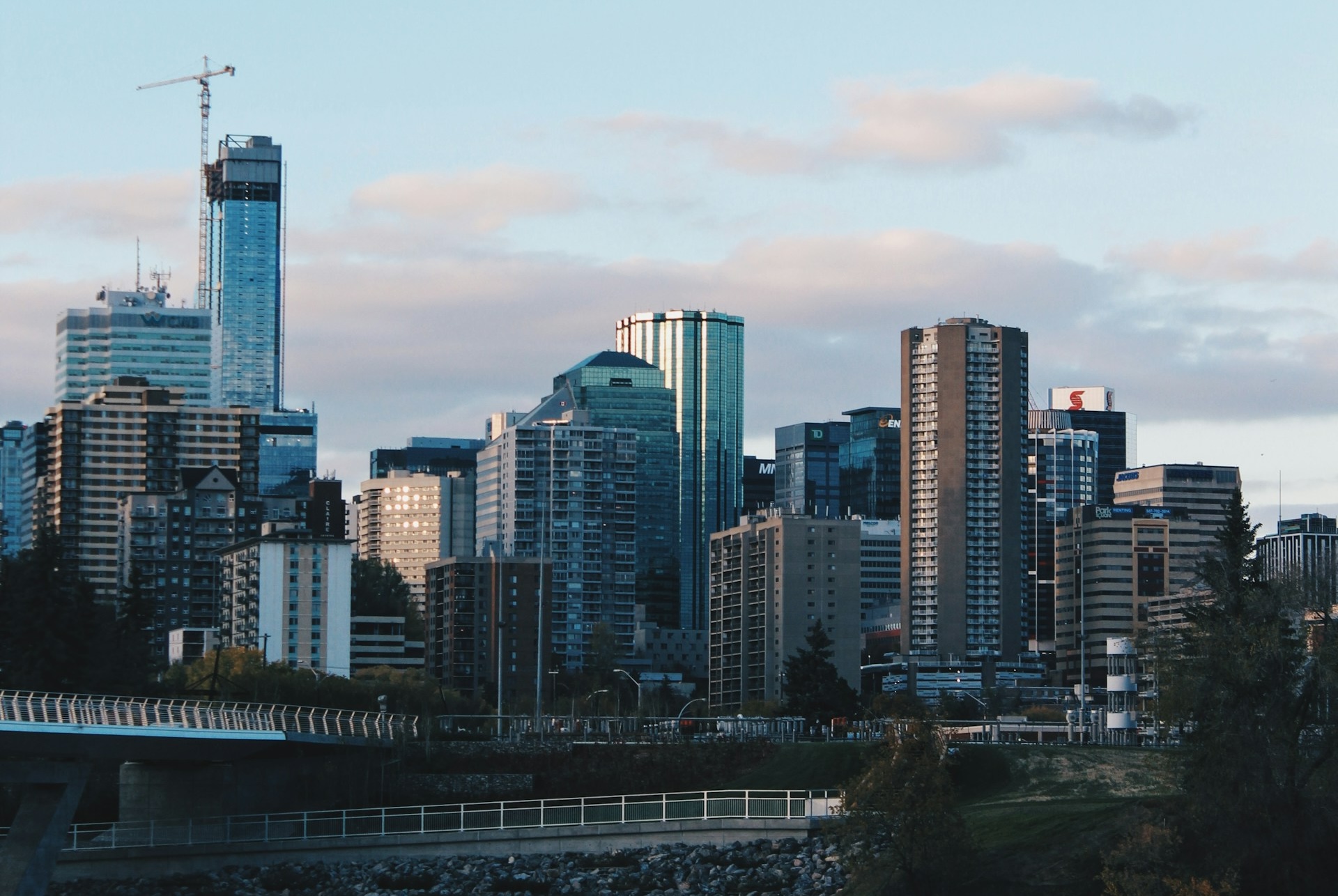 Canadian Real Estate Downtrend Extended By Rising Inventory: RBC