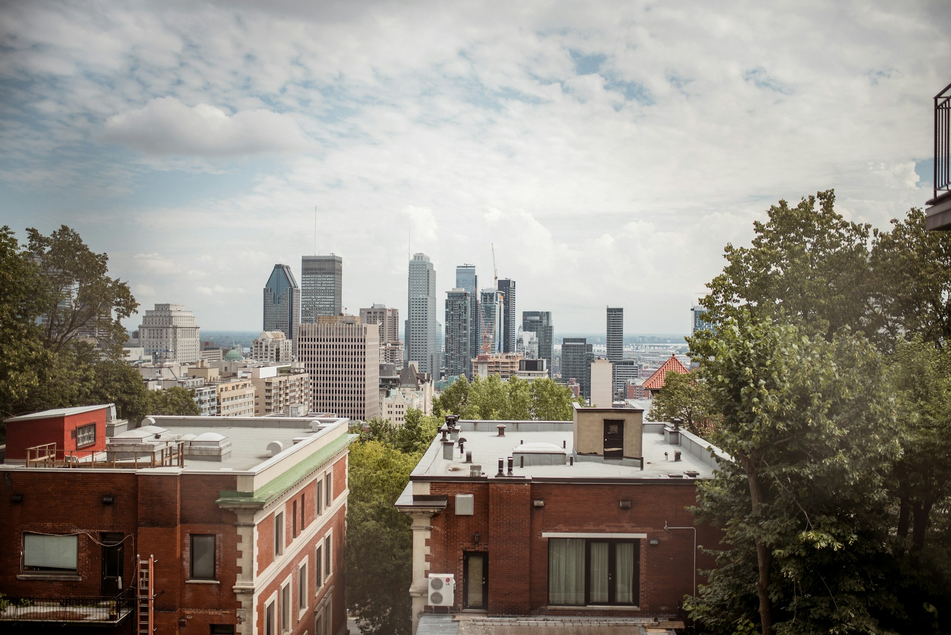 This Week’s Top Stories: Canadian Real Estate Bubble Resumes, More Canadians Moving Abroad