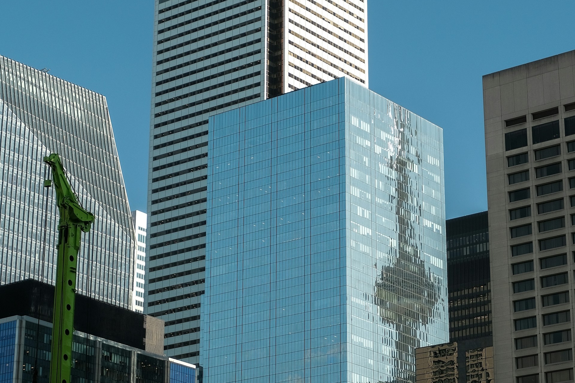 Canadian GDP Reverses Months of Gains, Broadest Erosion Since Pandemic