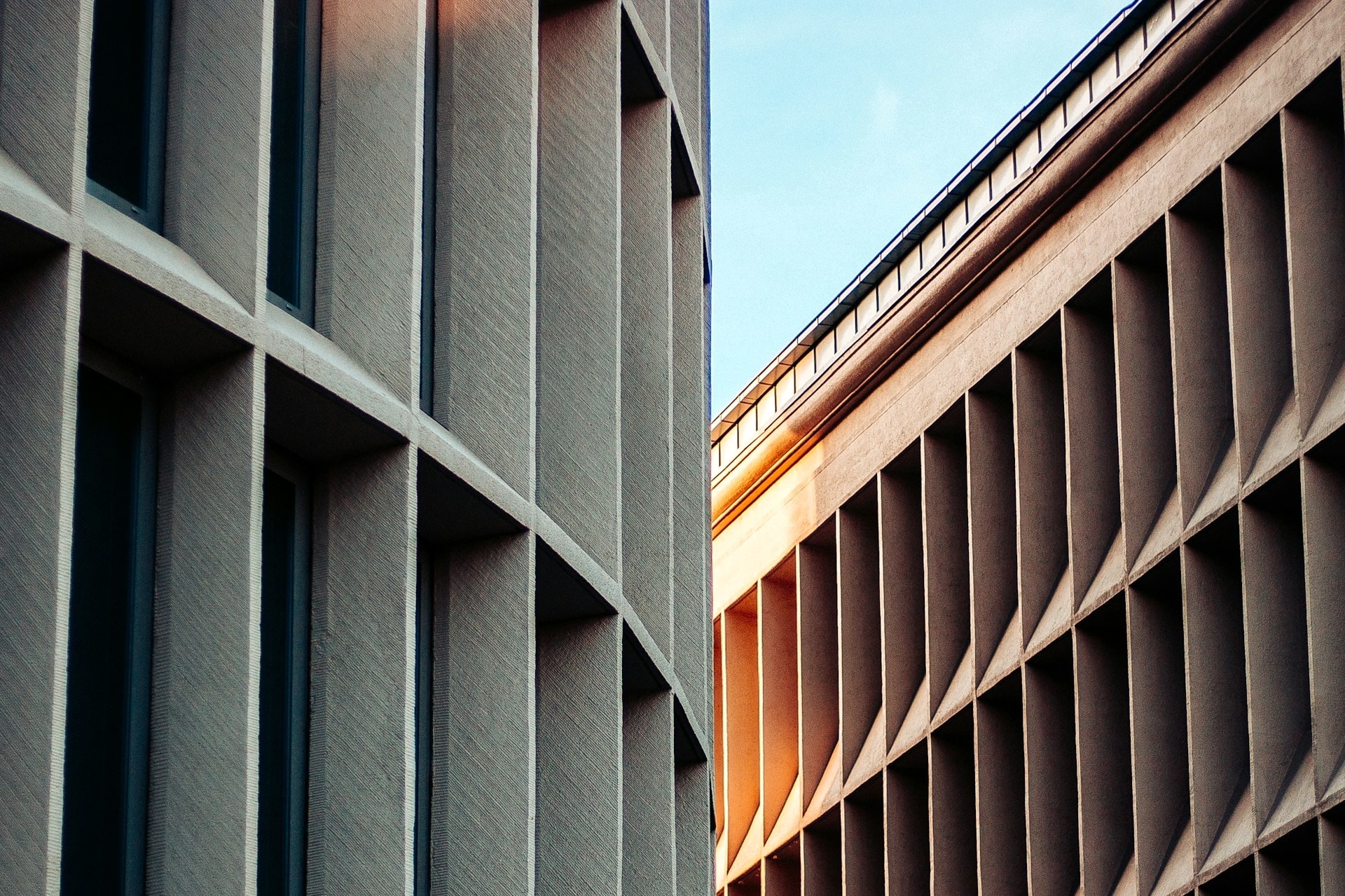 This Week’s Top Stories: Canadian Housing Affordability Still Near 1990s Bubble Peak, GDP Gains Reverse