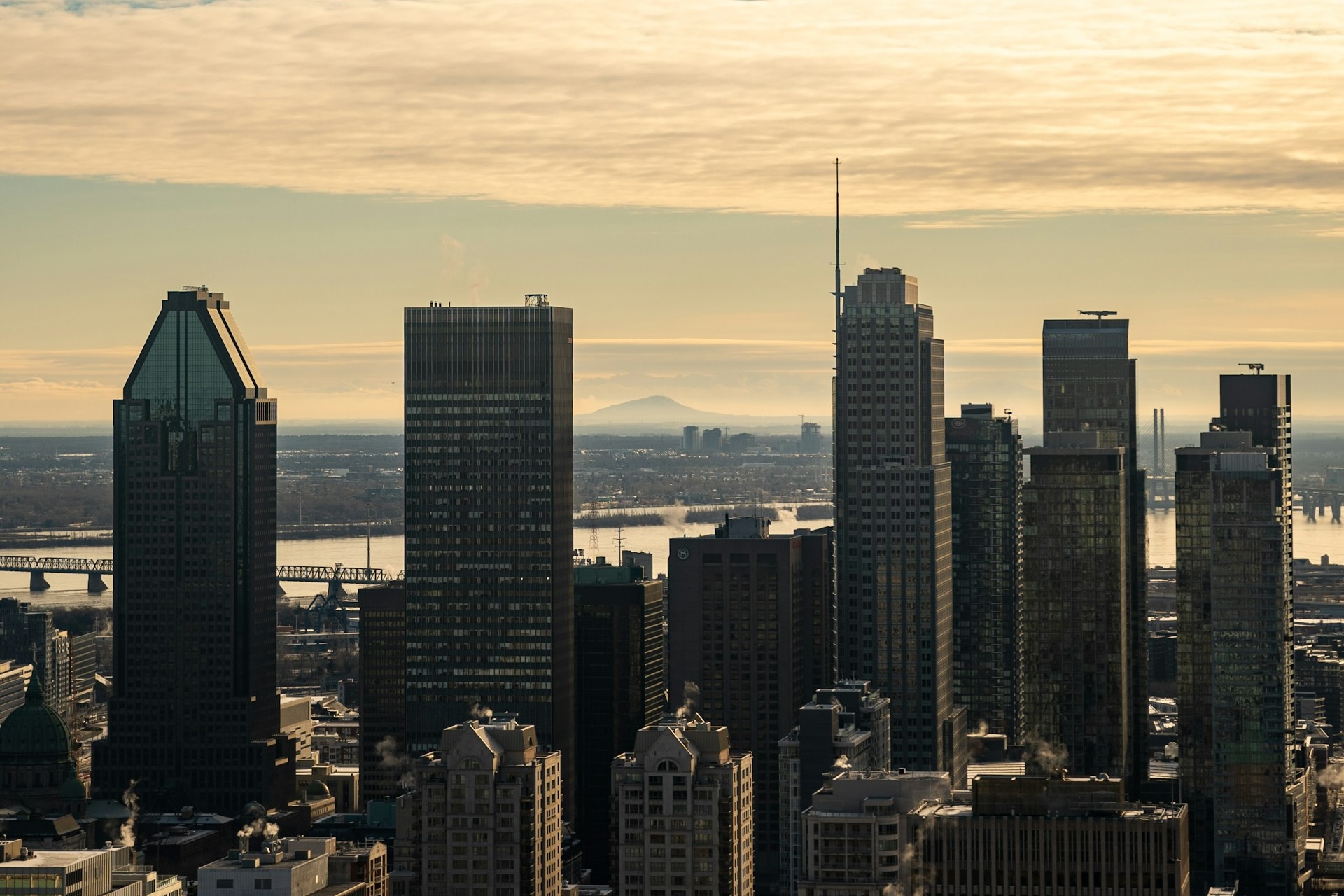 This Week’s Top Stories: Canadian Real Estate Investors Gain Ground, Mortgage Rates Set To Climb