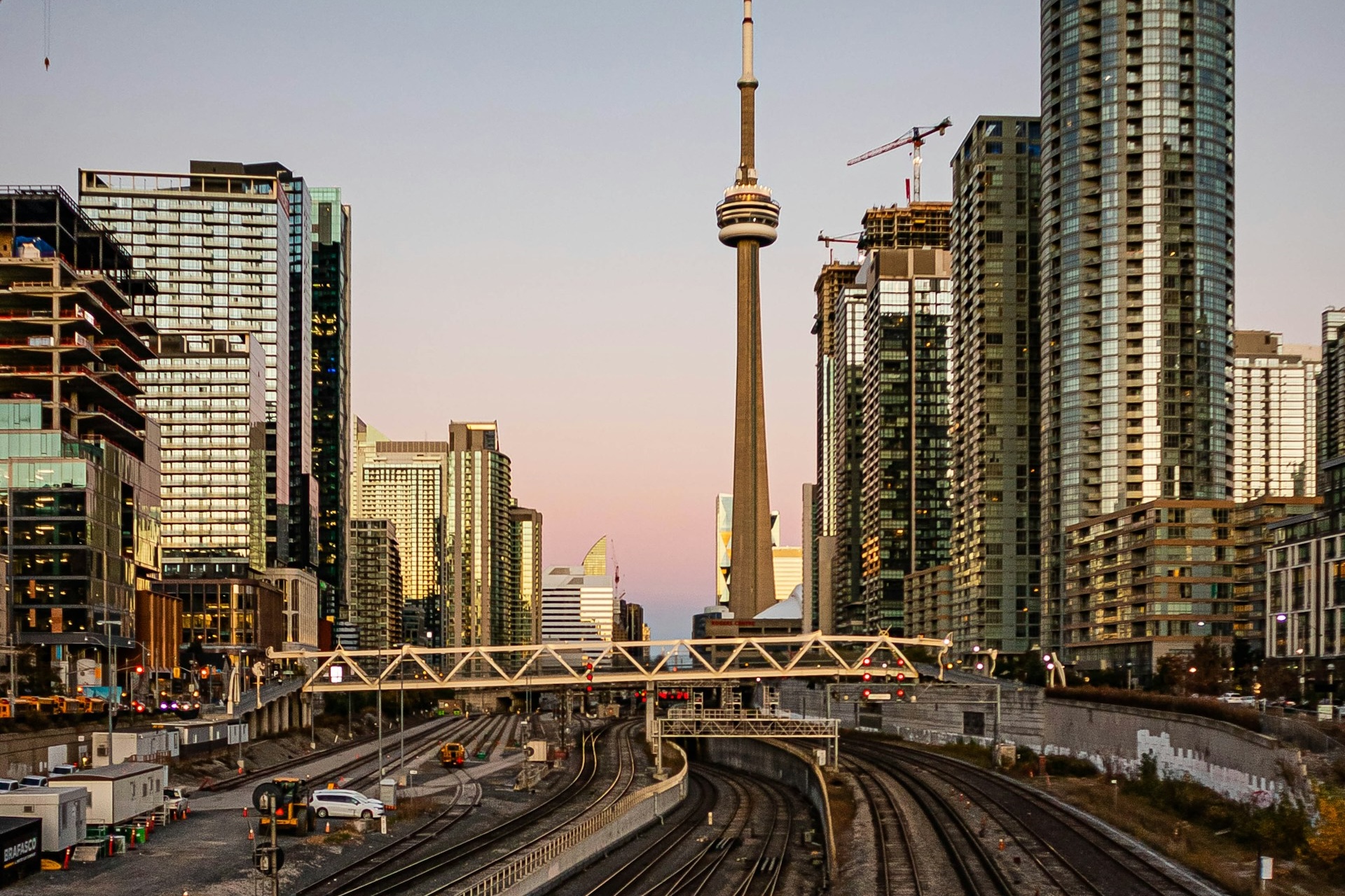 Canada’s Jobless Count Soars by 73k, Second-Worst Spike Since 2020