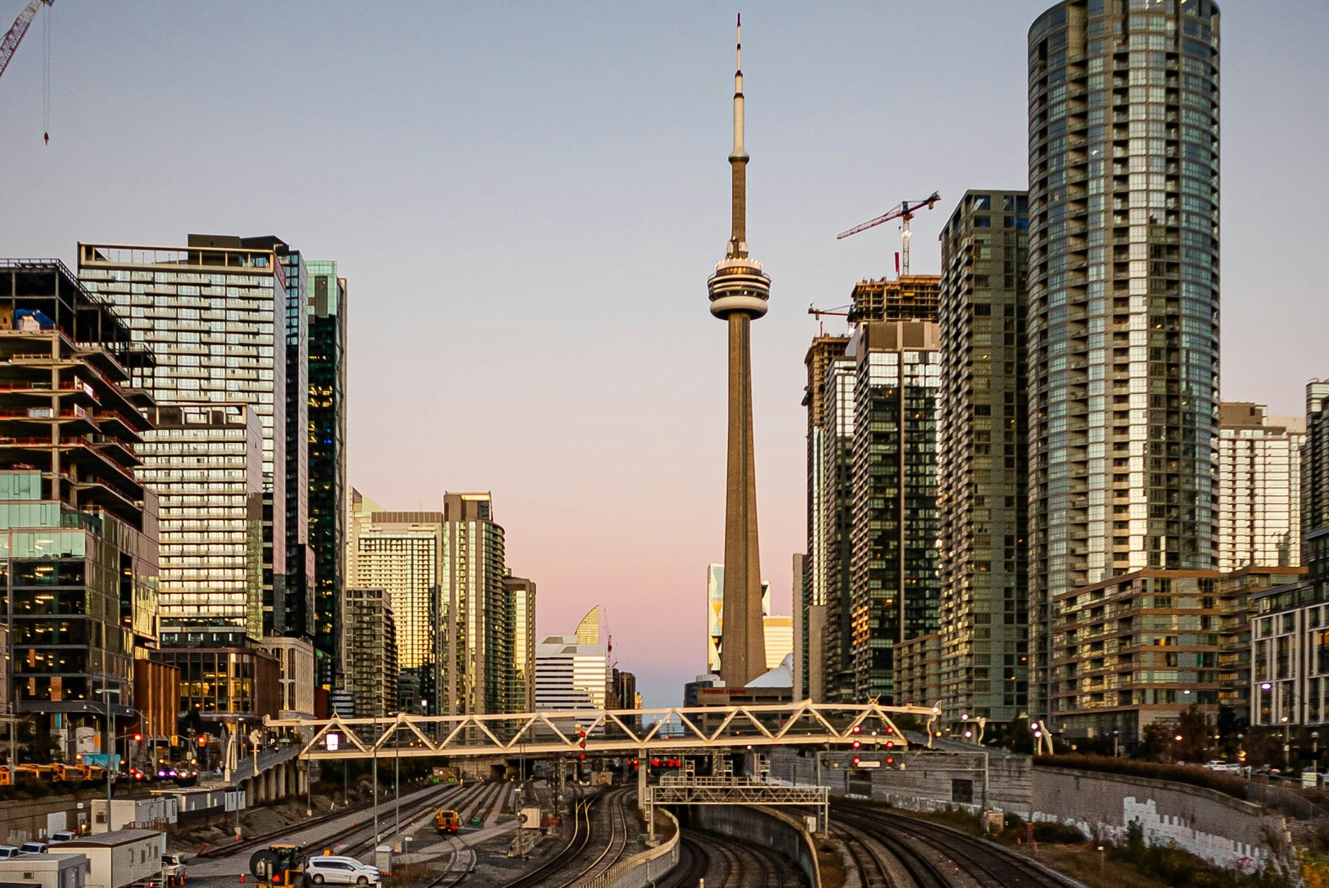 This Week’s Top Stories: Canadian Real Estate Correction Deepens, & Outlook Worsens