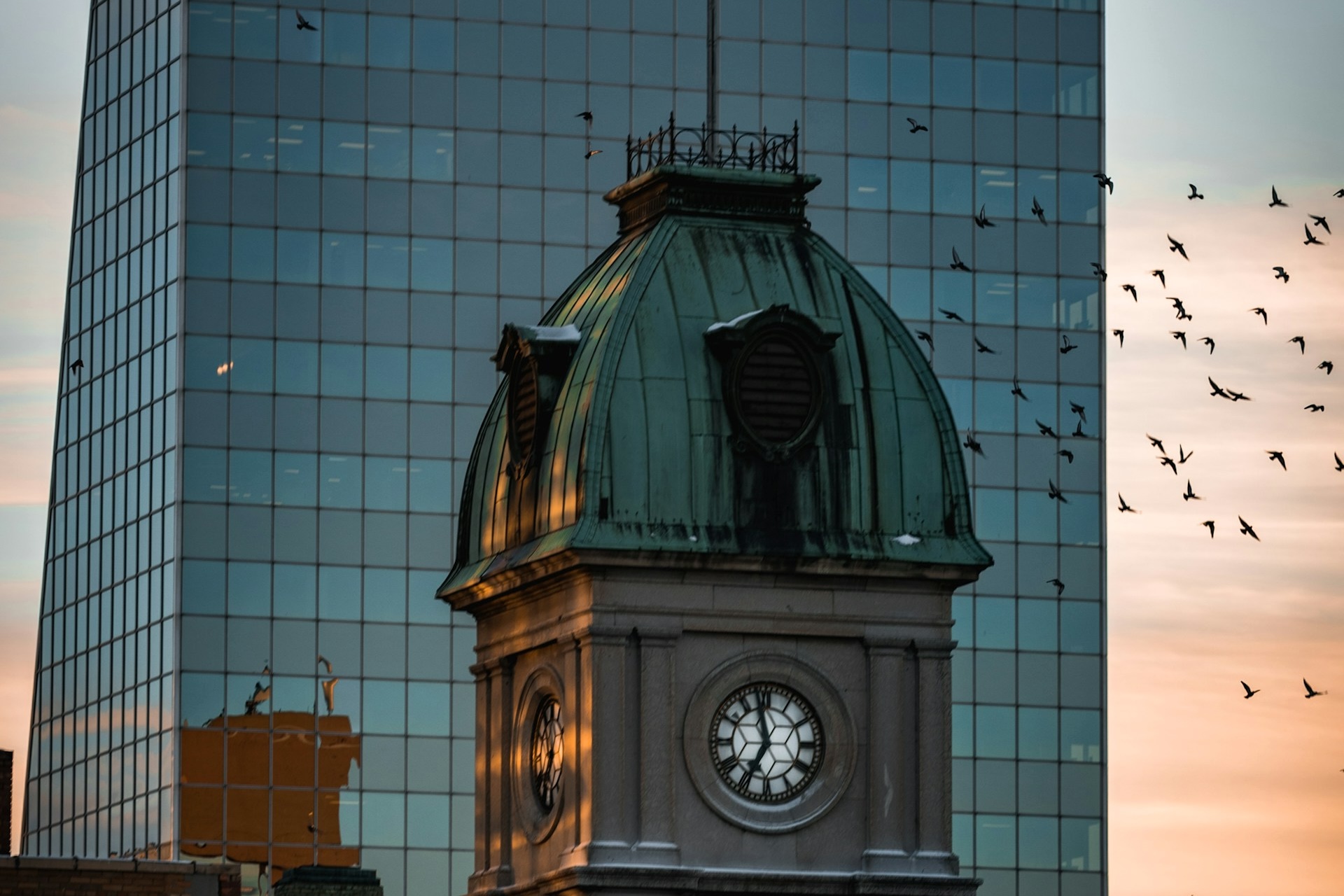 Canadian Unemployment Hits Recession Levels, Private Sector Stalls