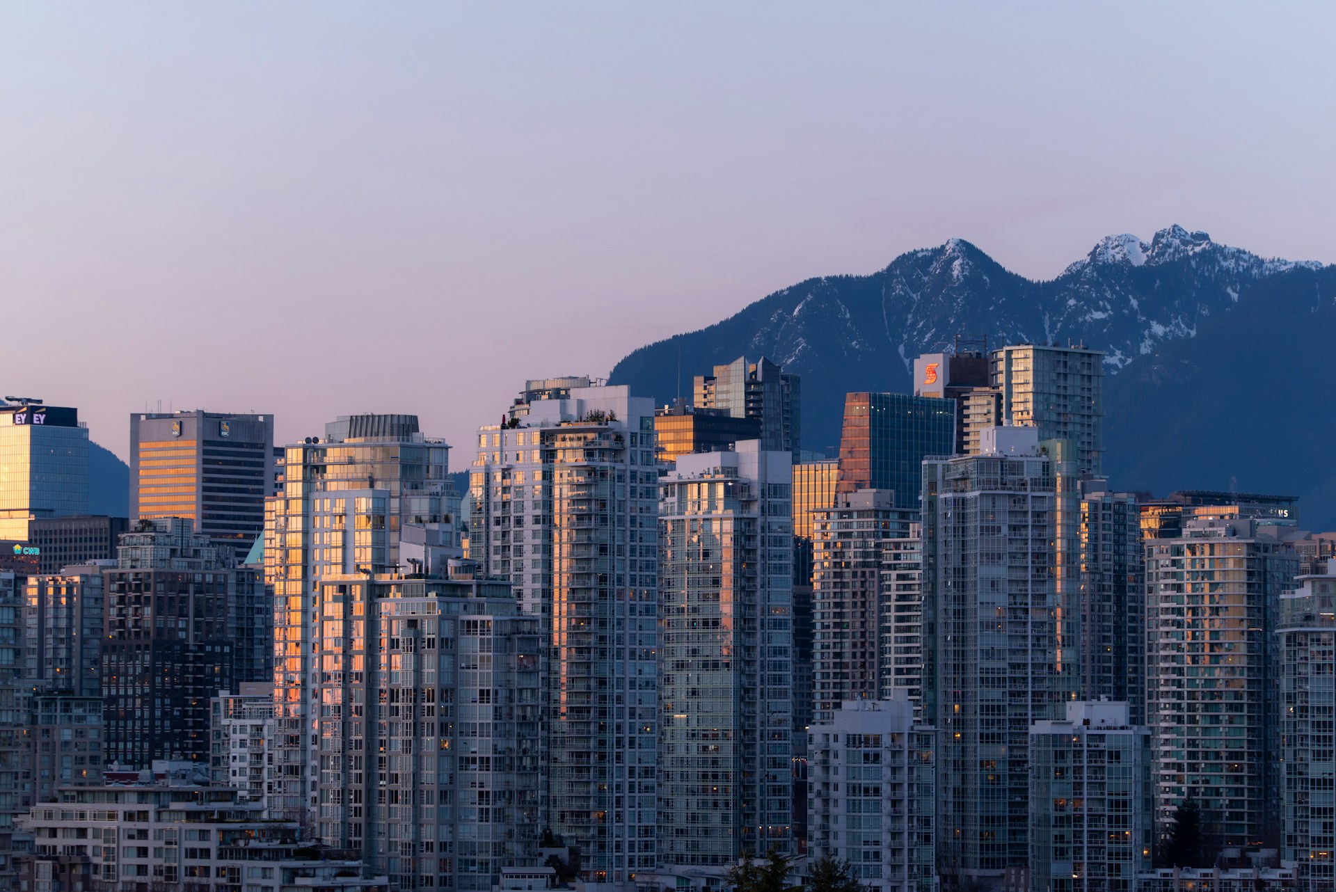 Nearly 1 In 6 Canadian Millennials Still Live With Their Parents