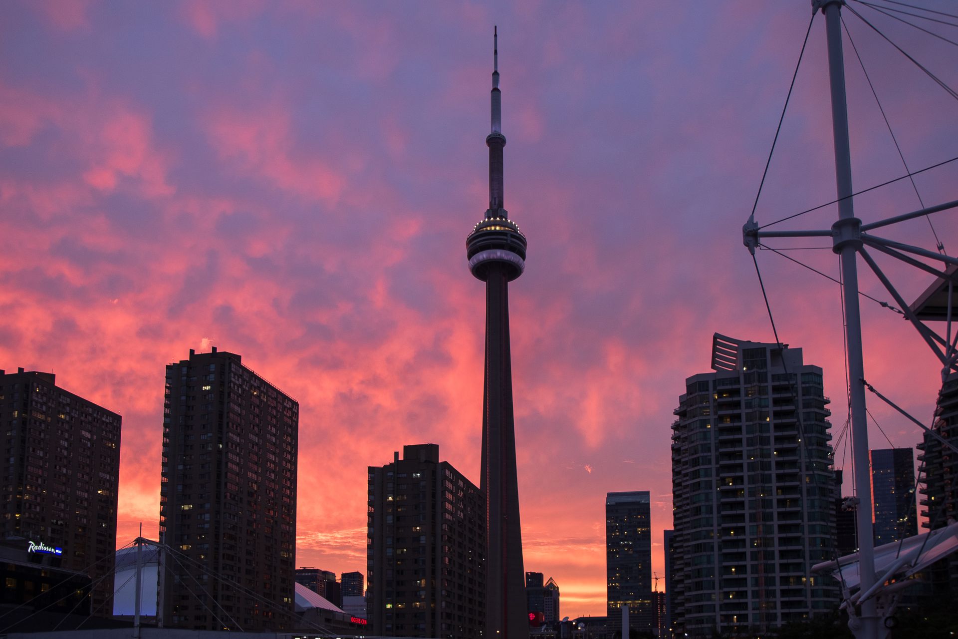 Toronto Real Estate Prices Resume Decline, Inventory Remains Lofty