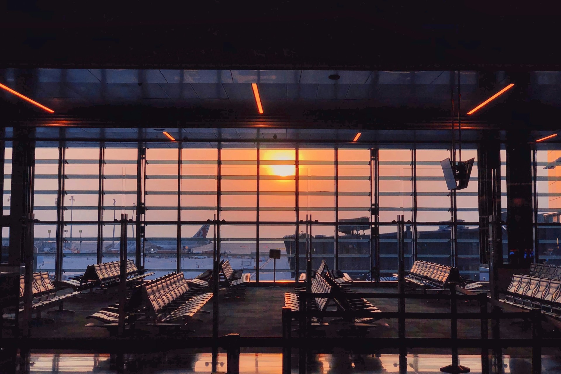 Canadians Still Leaving At Near Record Pace Echoing 90s “Brain Drain”