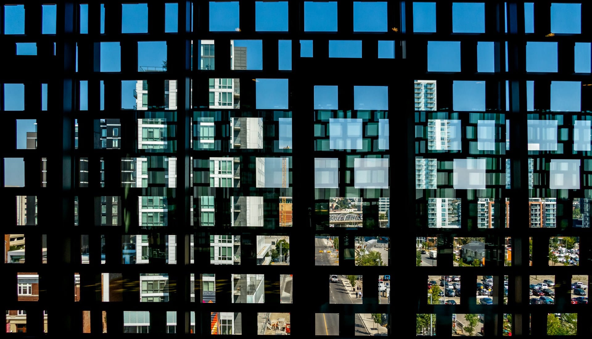 Canadian Real Estate Prices To Fall Even Further: Oxford Economics